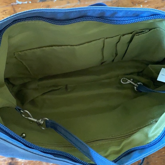 Baggallini crossbody bag - Picture 5 of 7